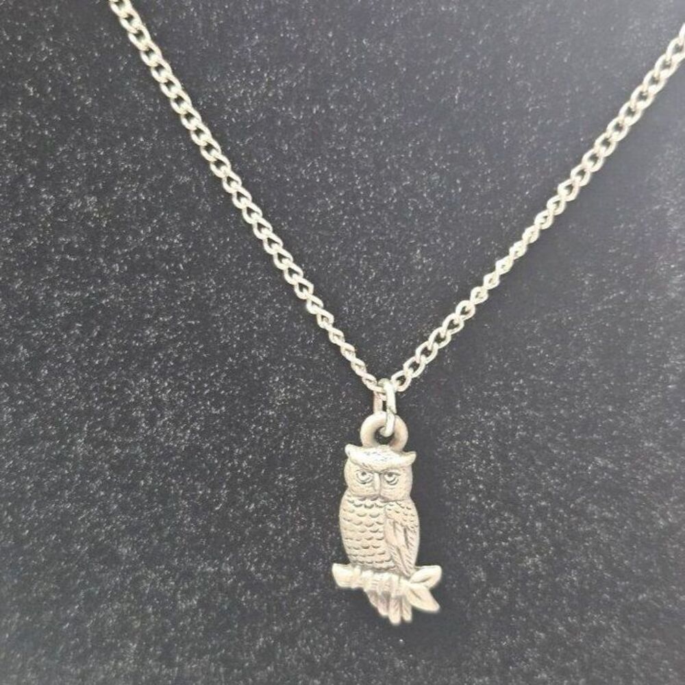 Ms Dee pewter owl pendant necklace 17"
